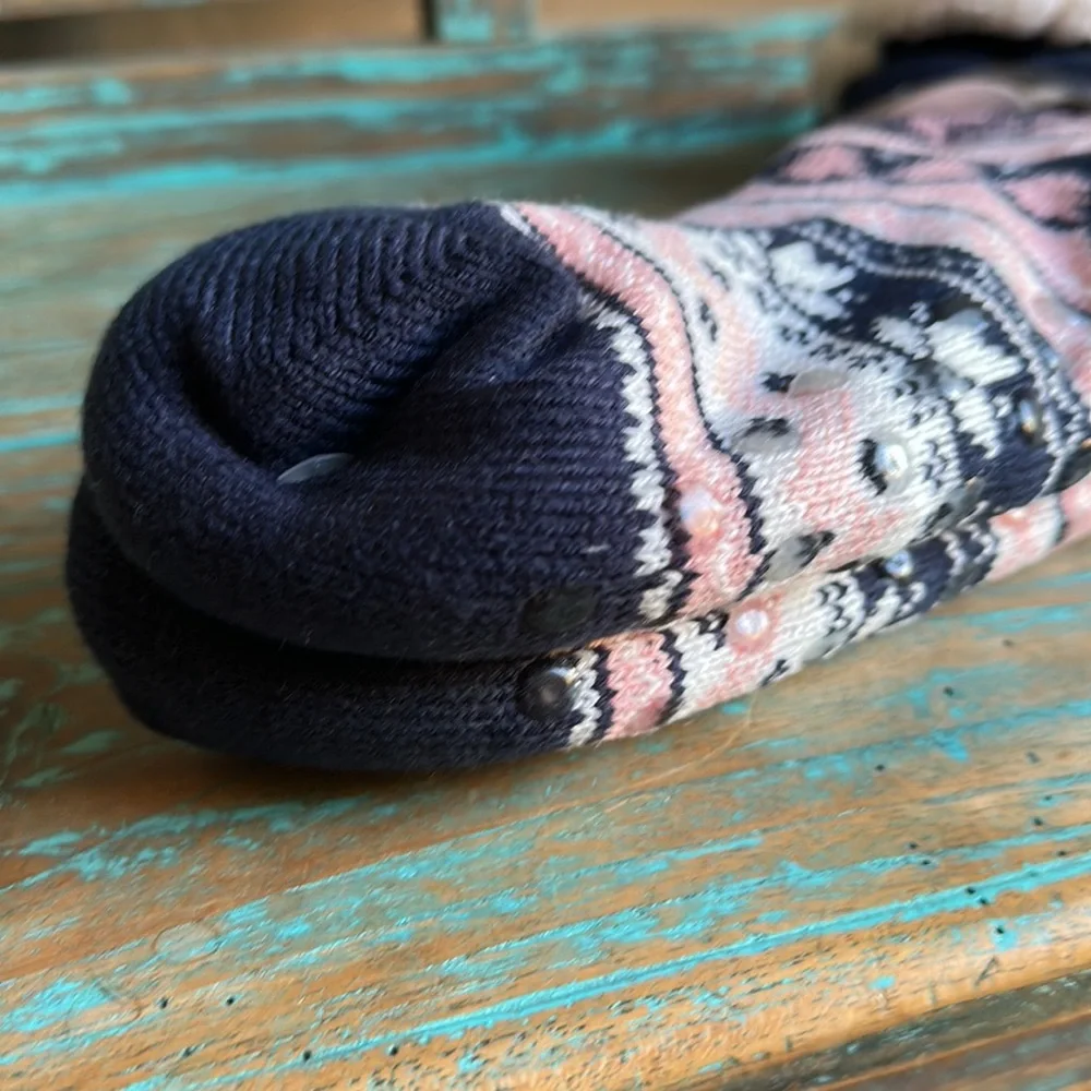 New Mia & Tess The Paper Store Exclusive Cozy Cabin Thermal Slipper Socks